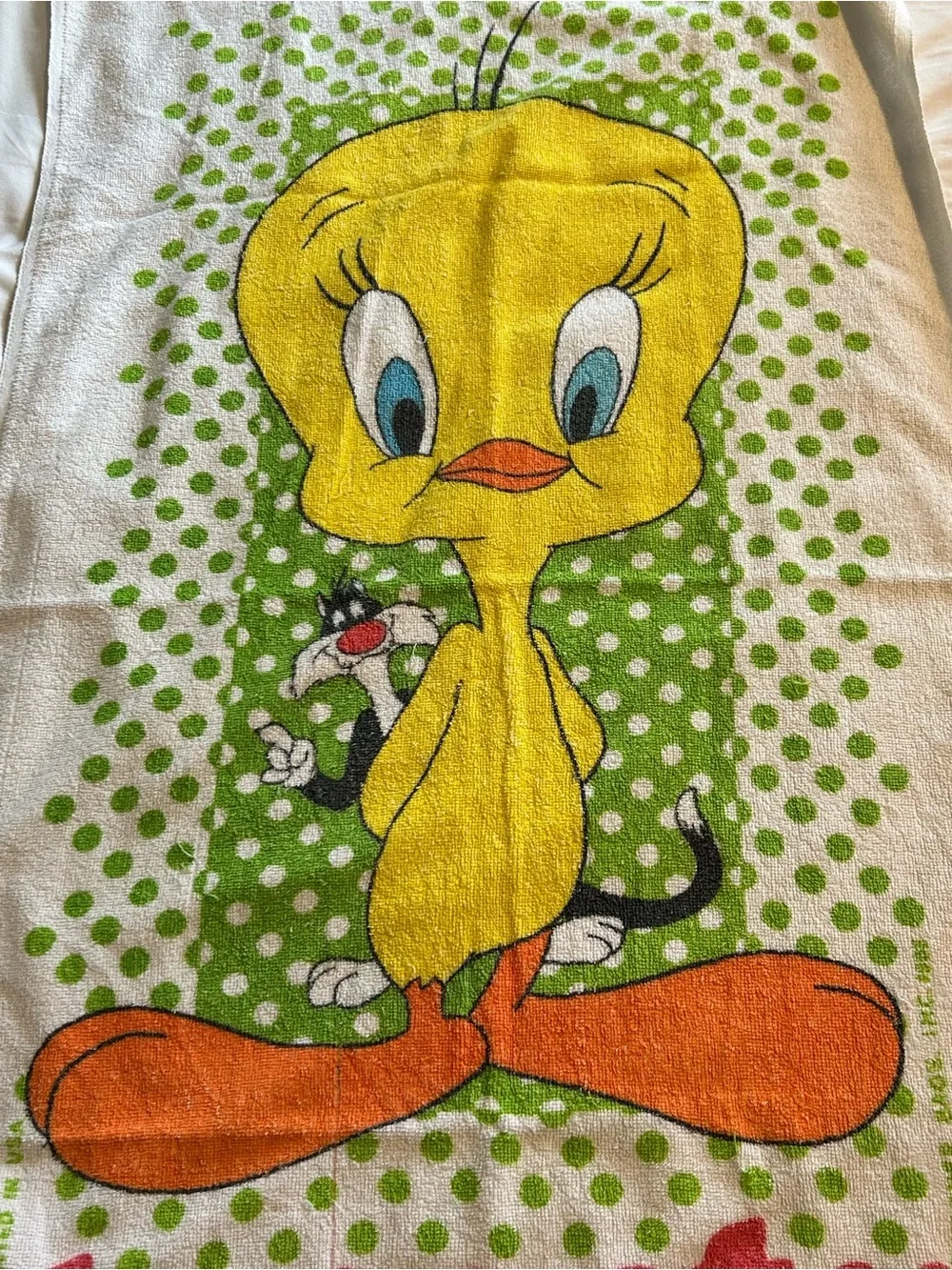 vintage 1980s Warner Bros. Looney Tunes beach towel Tweety Bird and Sylvester